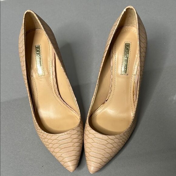 🤎 BCBGeneration Nude Faux Snakeskin Pointed Toe Heels – Size 5.5
(1523) - Picture 2 of 12